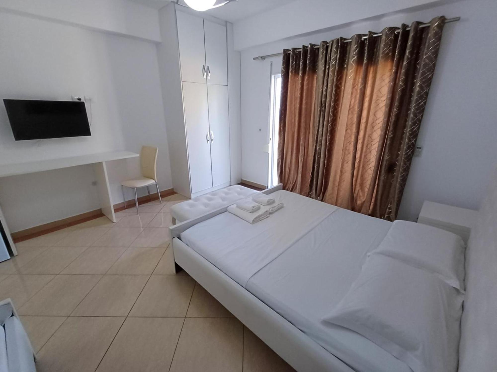 Hotel Sherifi Sarandë エクステリア 写真