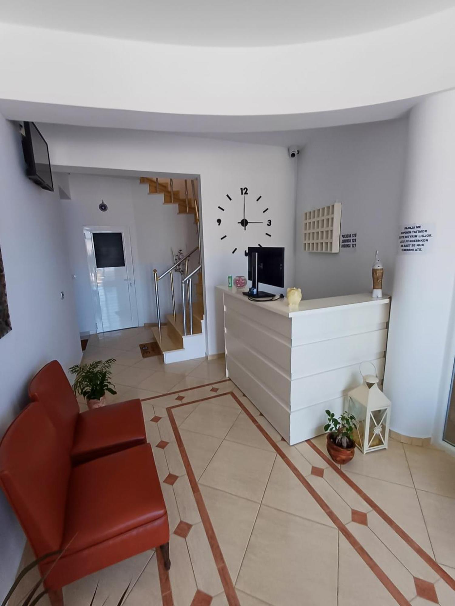 Hotel Sherifi Sarandë エクステリア 写真