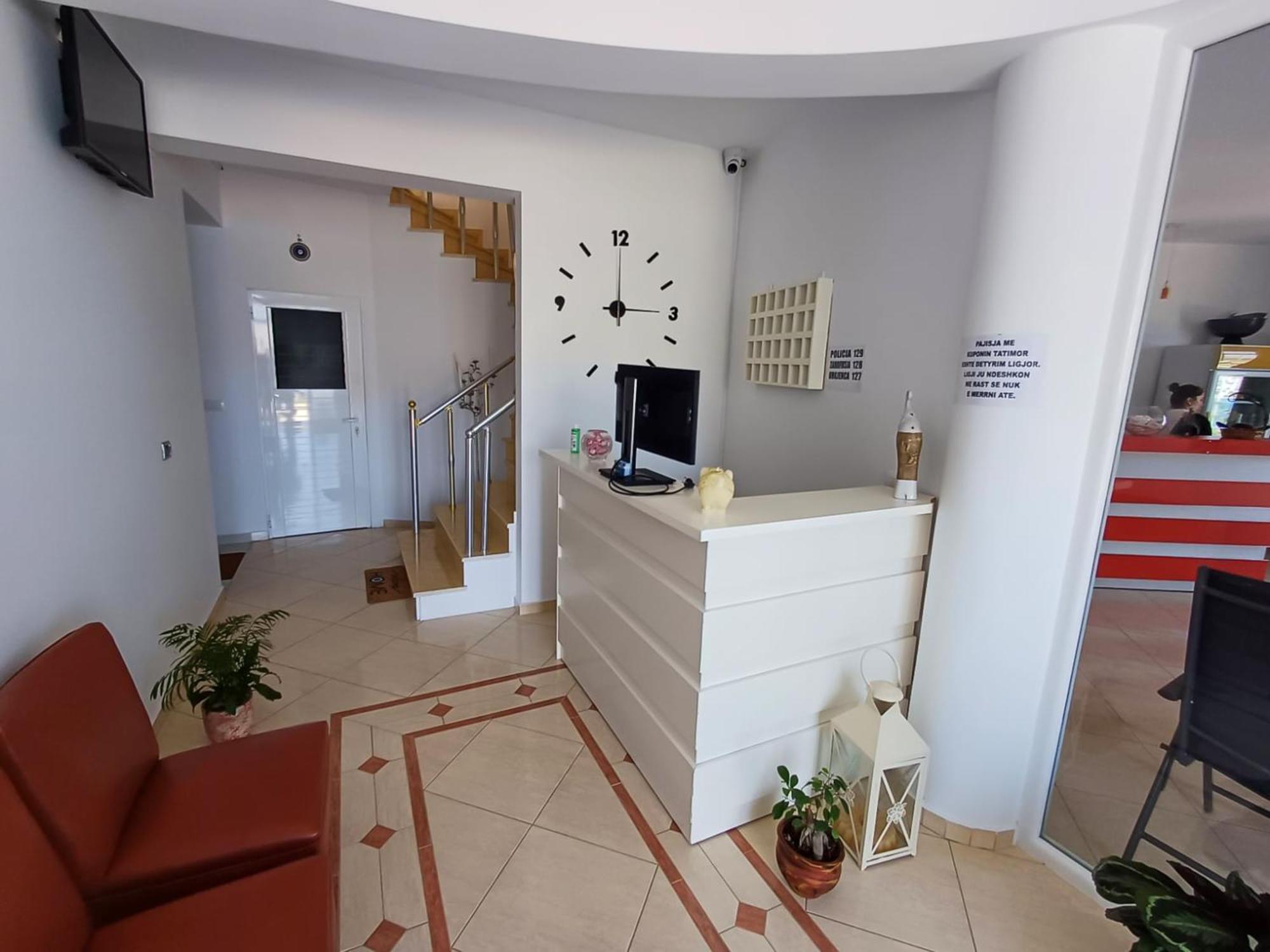 Hotel Sherifi Sarandë エクステリア 写真