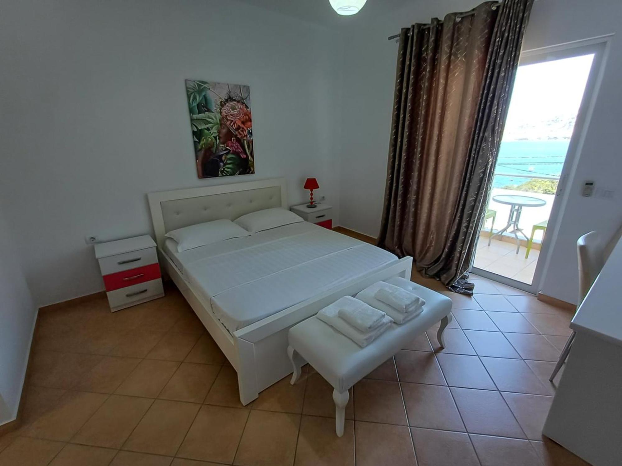 Hotel Sherifi Sarandë エクステリア 写真