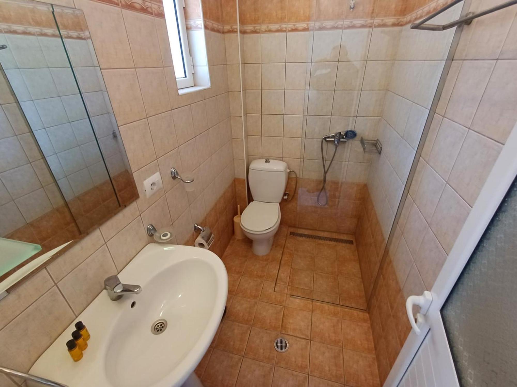 Hotel Sherifi Sarandë エクステリア 写真