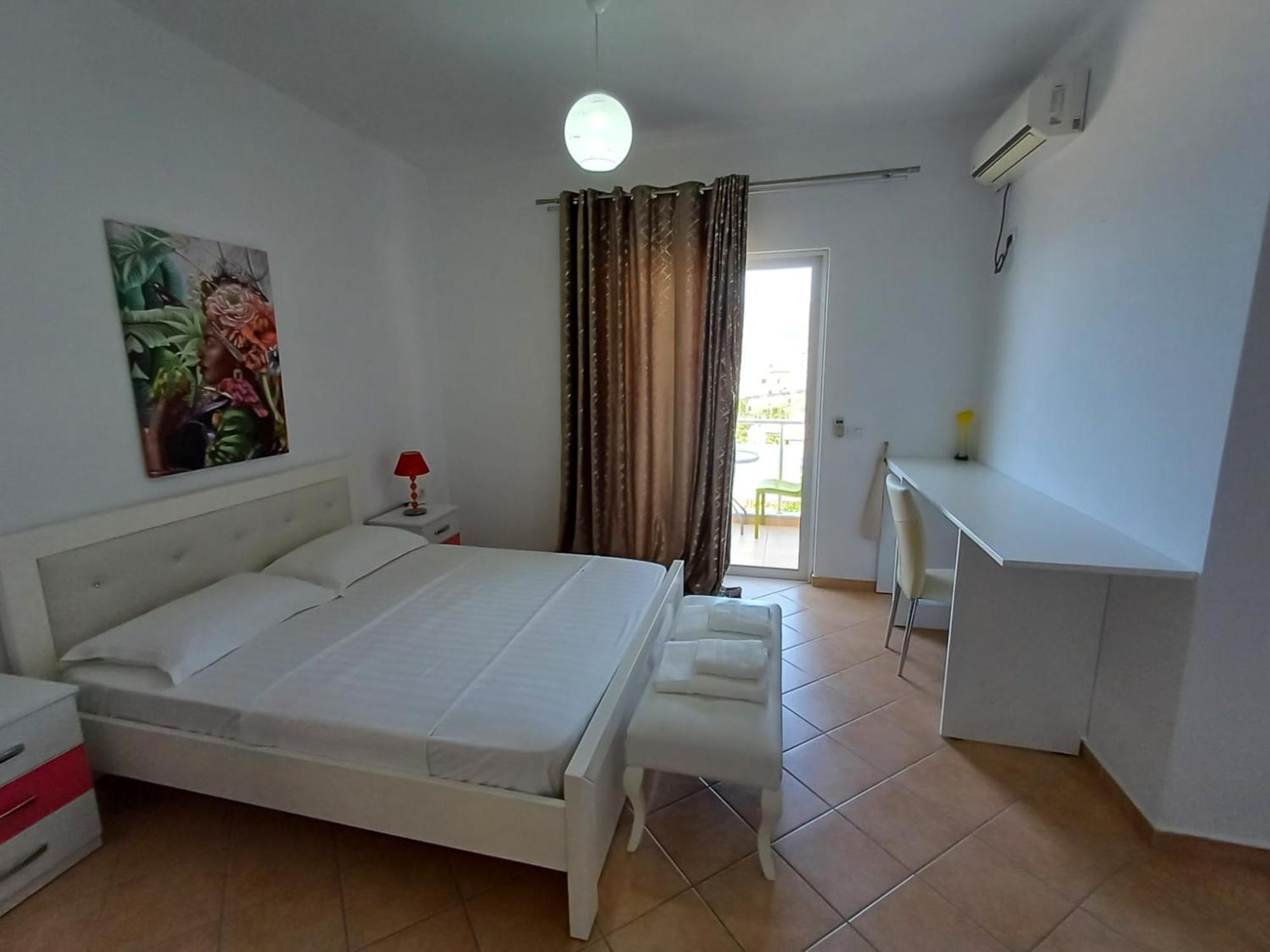 Hotel Sherifi Sarandë エクステリア 写真