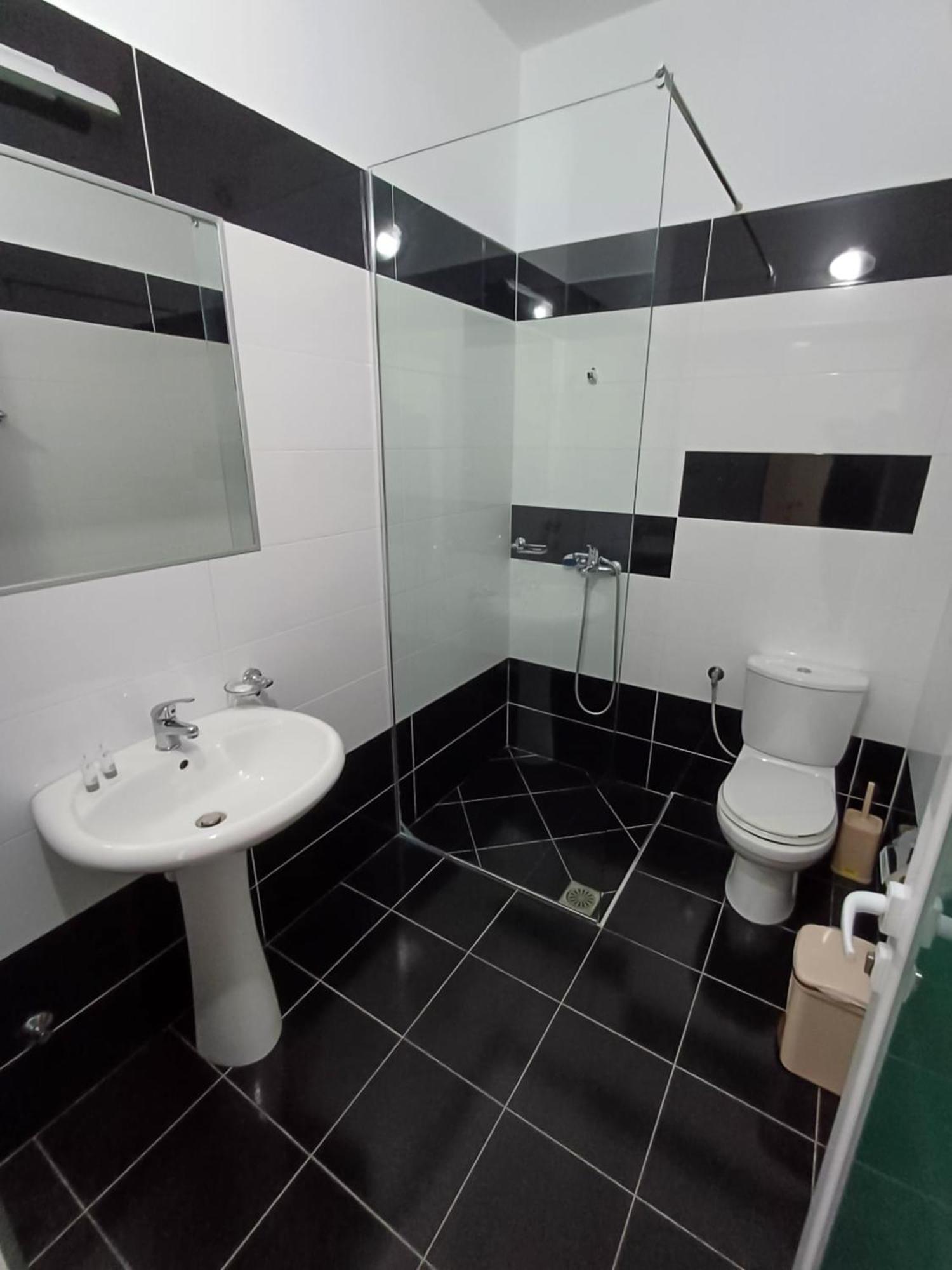 Hotel Sherifi Sarandë エクステリア 写真