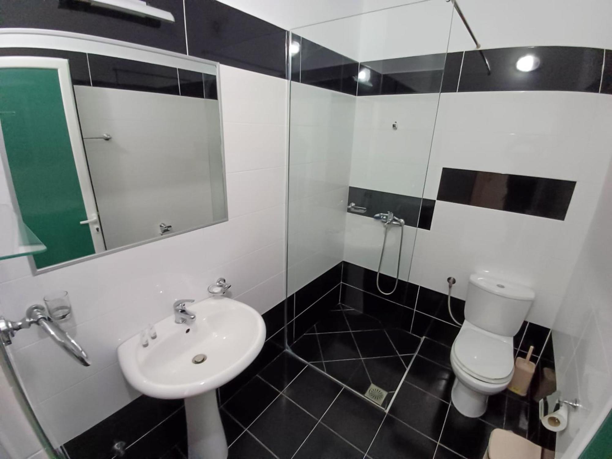 Hotel Sherifi Sarandë エクステリア 写真