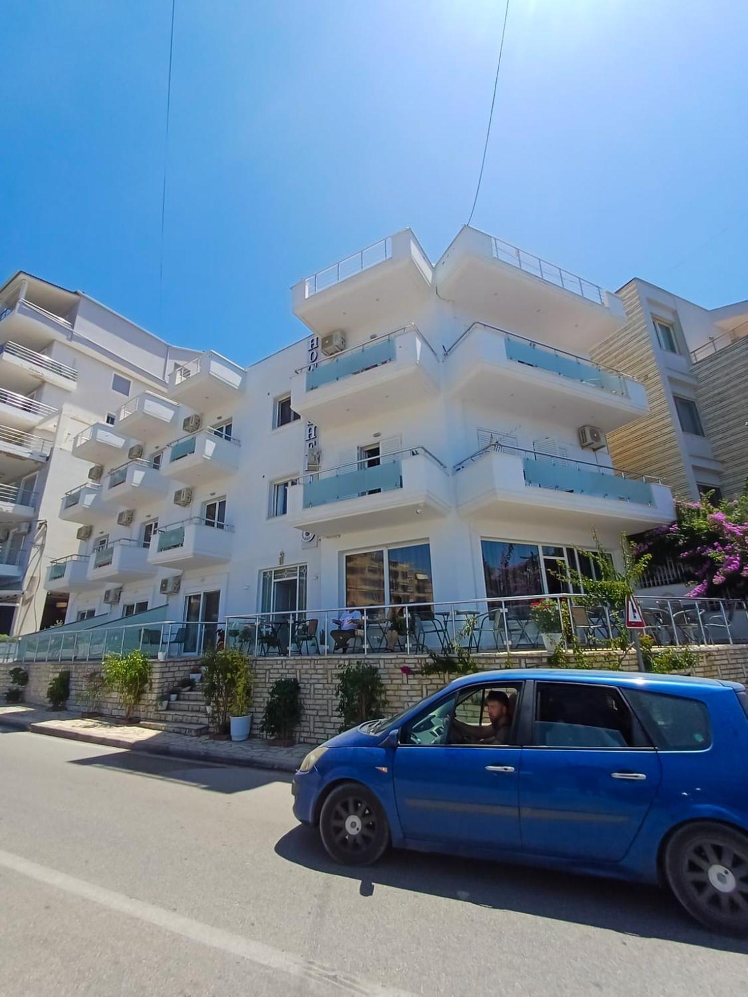 Hotel Sherifi Sarandë エクステリア 写真