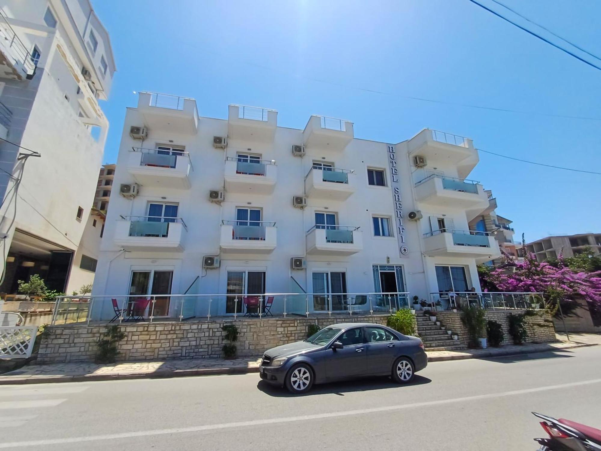 Hotel Sherifi Sarandë エクステリア 写真