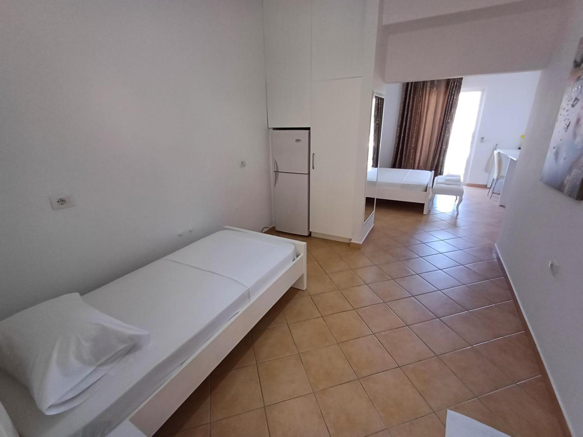 Hotel Sherifi Sarandë エクステリア 写真