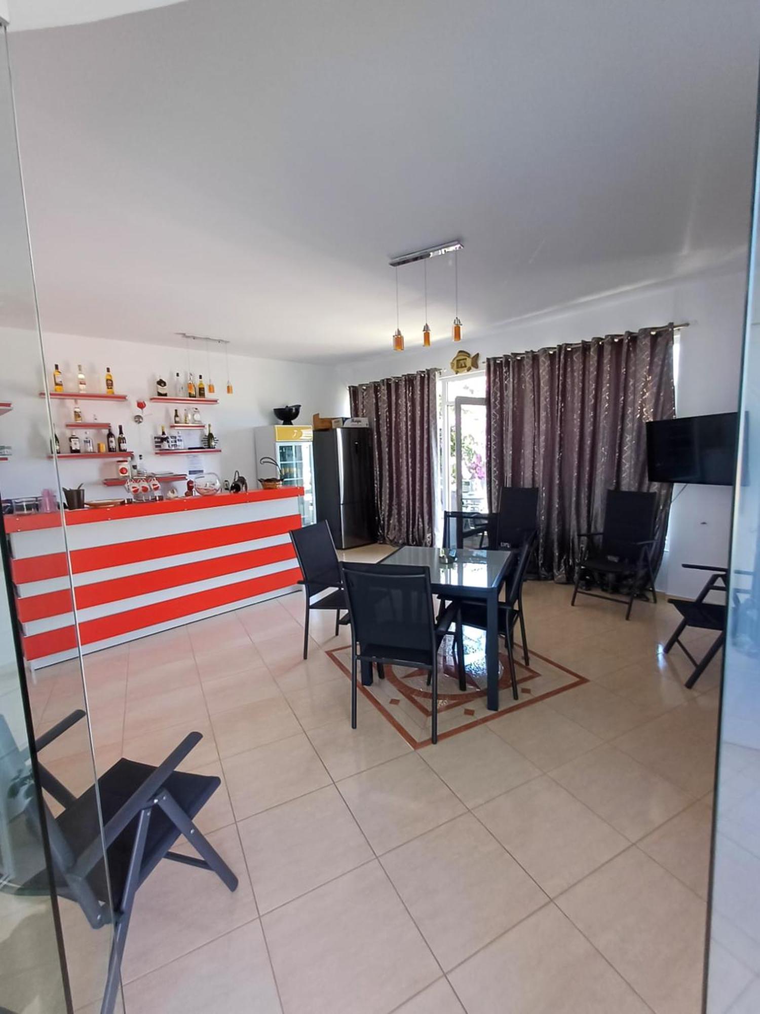 Hotel Sherifi Sarandë エクステリア 写真